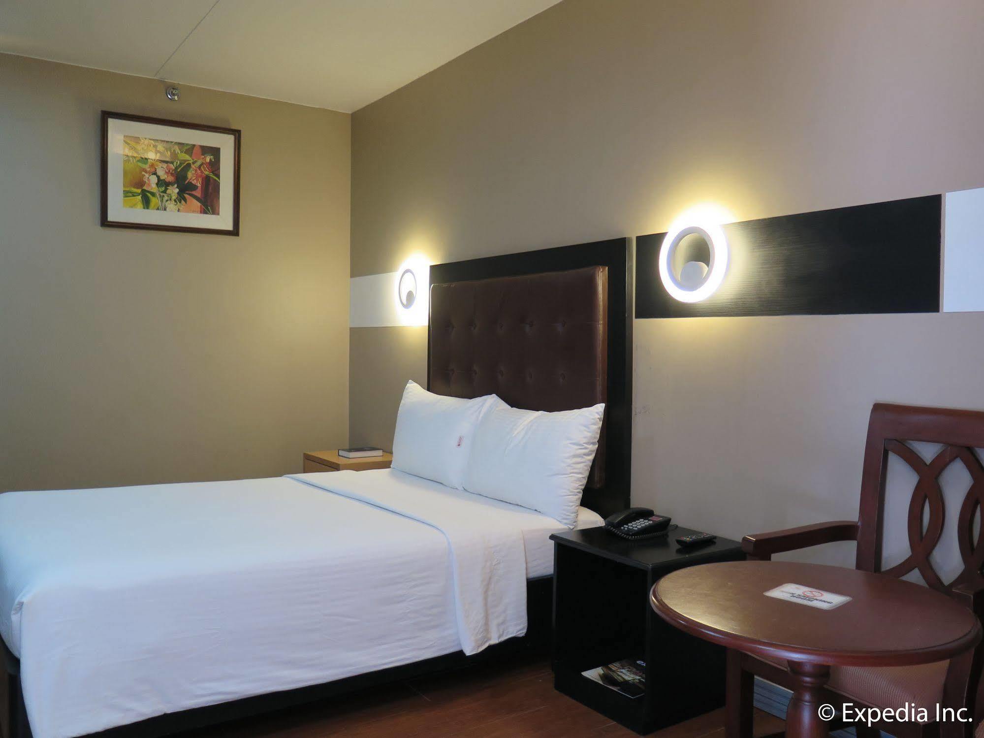 The Lucky 9 Budget Hotel Tagum Exterior foto